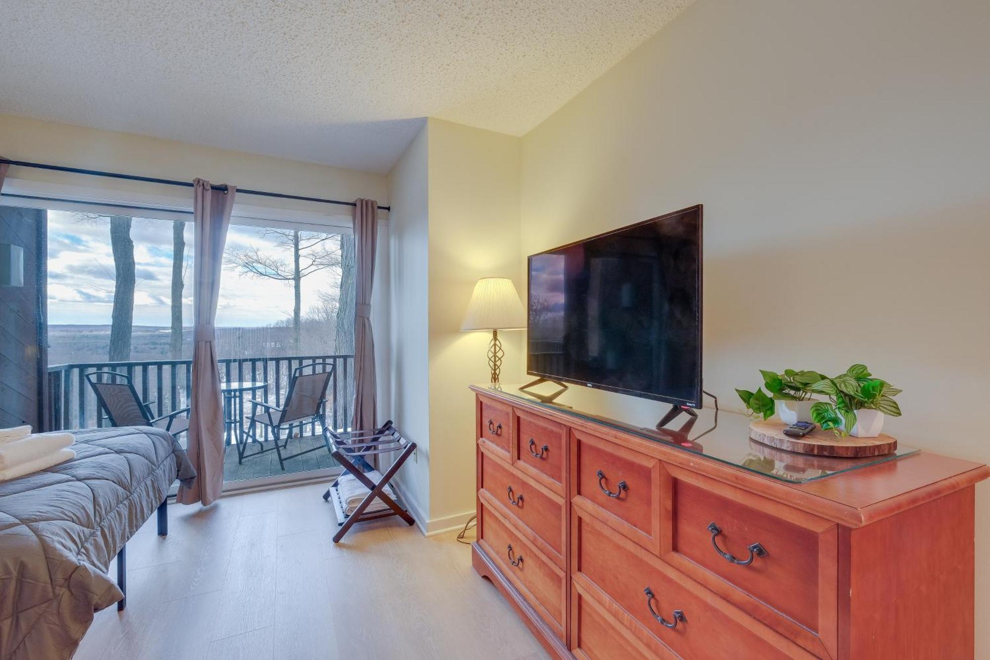 Bellaire Condo - Walk To Shanty Creek Resort! Exterior photo