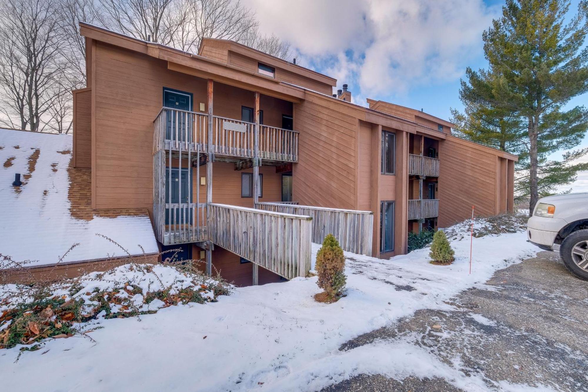 Bellaire Condo - Walk To Shanty Creek Resort! Exterior photo